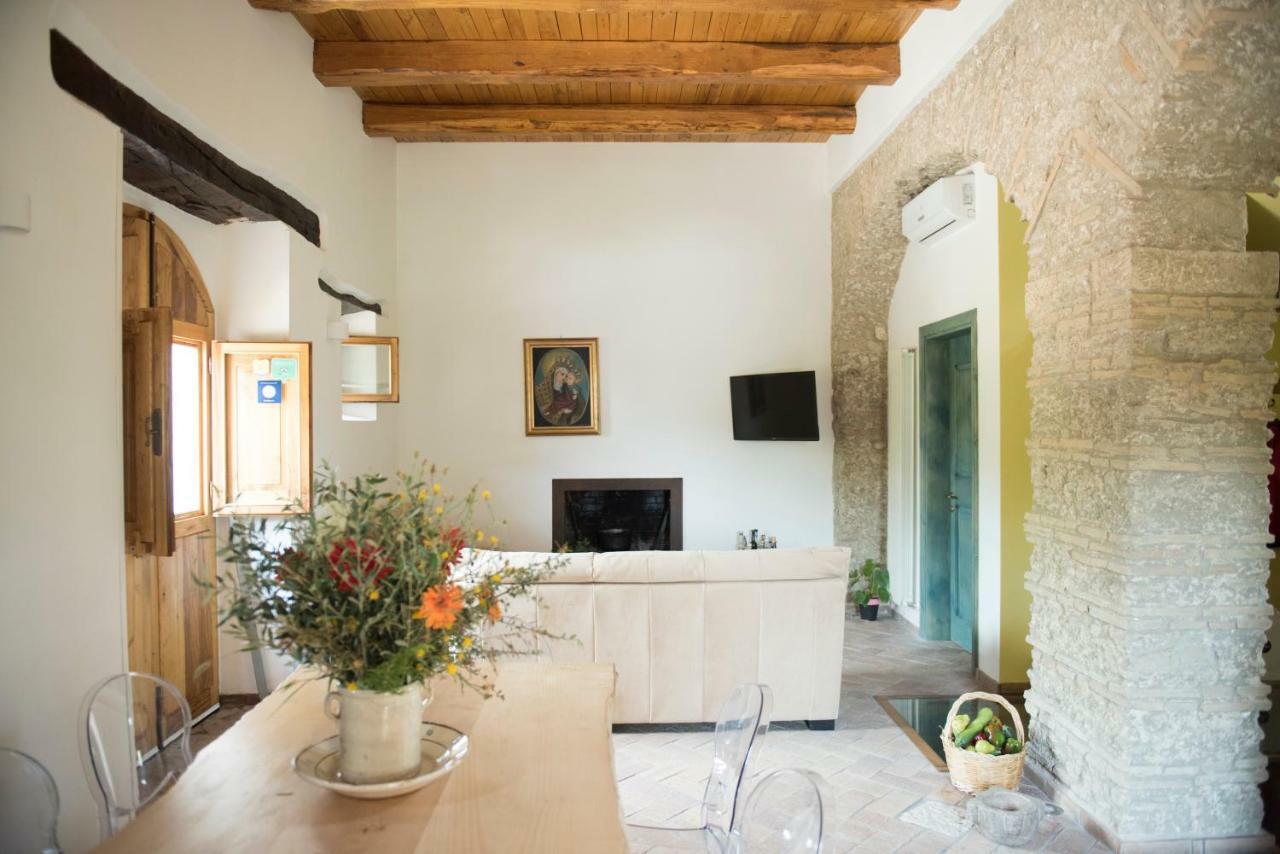 B&B Rifugio Tra Gli Ulivi Campagna Εξωτερικό φωτογραφία